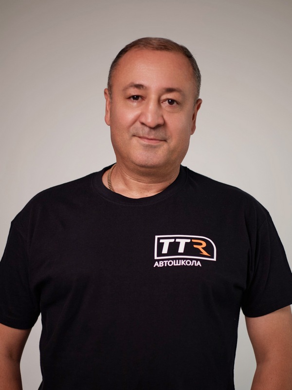 Автоинструктор Перванаев Роман Амруллаевич